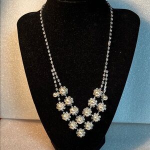 Elegant Pearl and Rhinestone Necklace